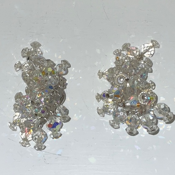 Bold Sparkling Clip Earrings Vintage - Picture 12 of 15